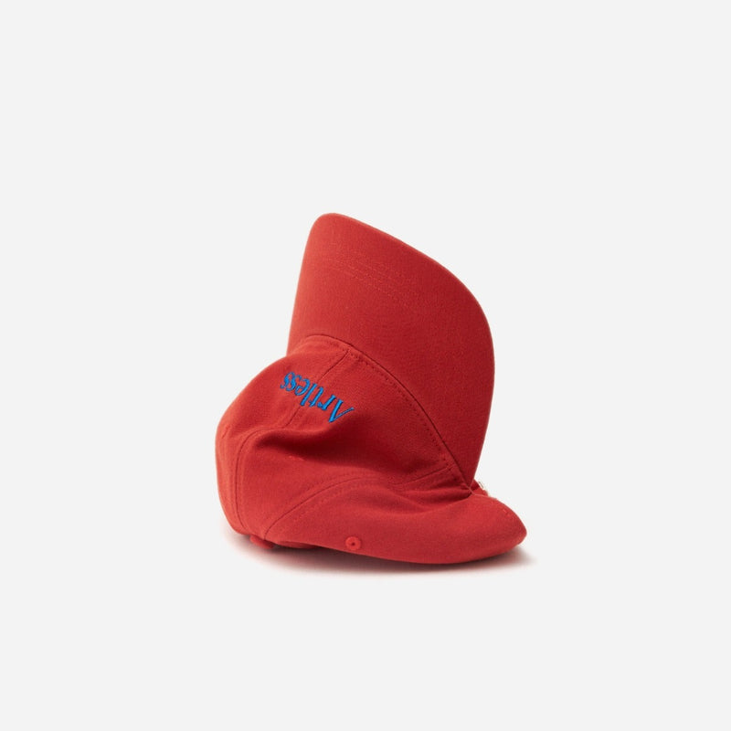 Artless Logo Cap in red, side view